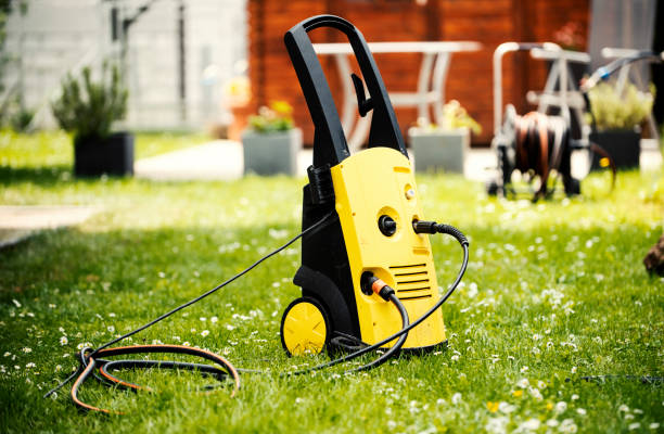 Best Pool Deck Cleaning  in Brent, FL